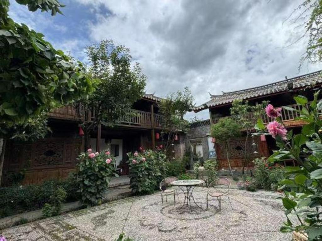 Lijiang Baisha Holiday Resort エクステリア 写真