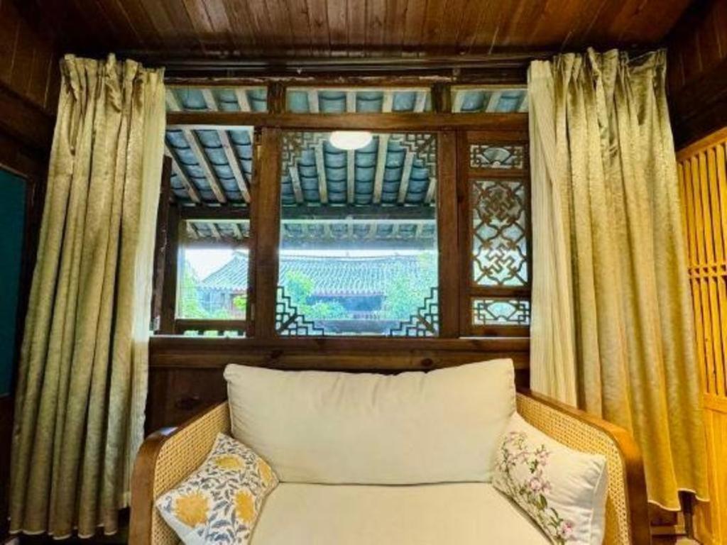 Lijiang Baisha Holiday Resort エクステリア 写真
