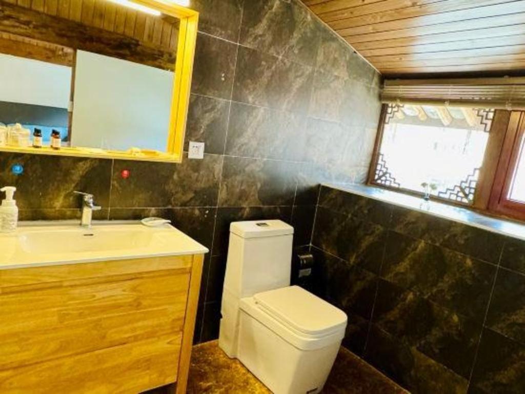 Lijiang Baisha Holiday Resort エクステリア 写真